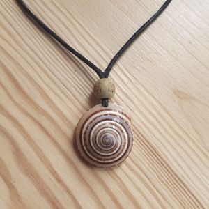🌊VINTAGE Shell & Leather Necklace